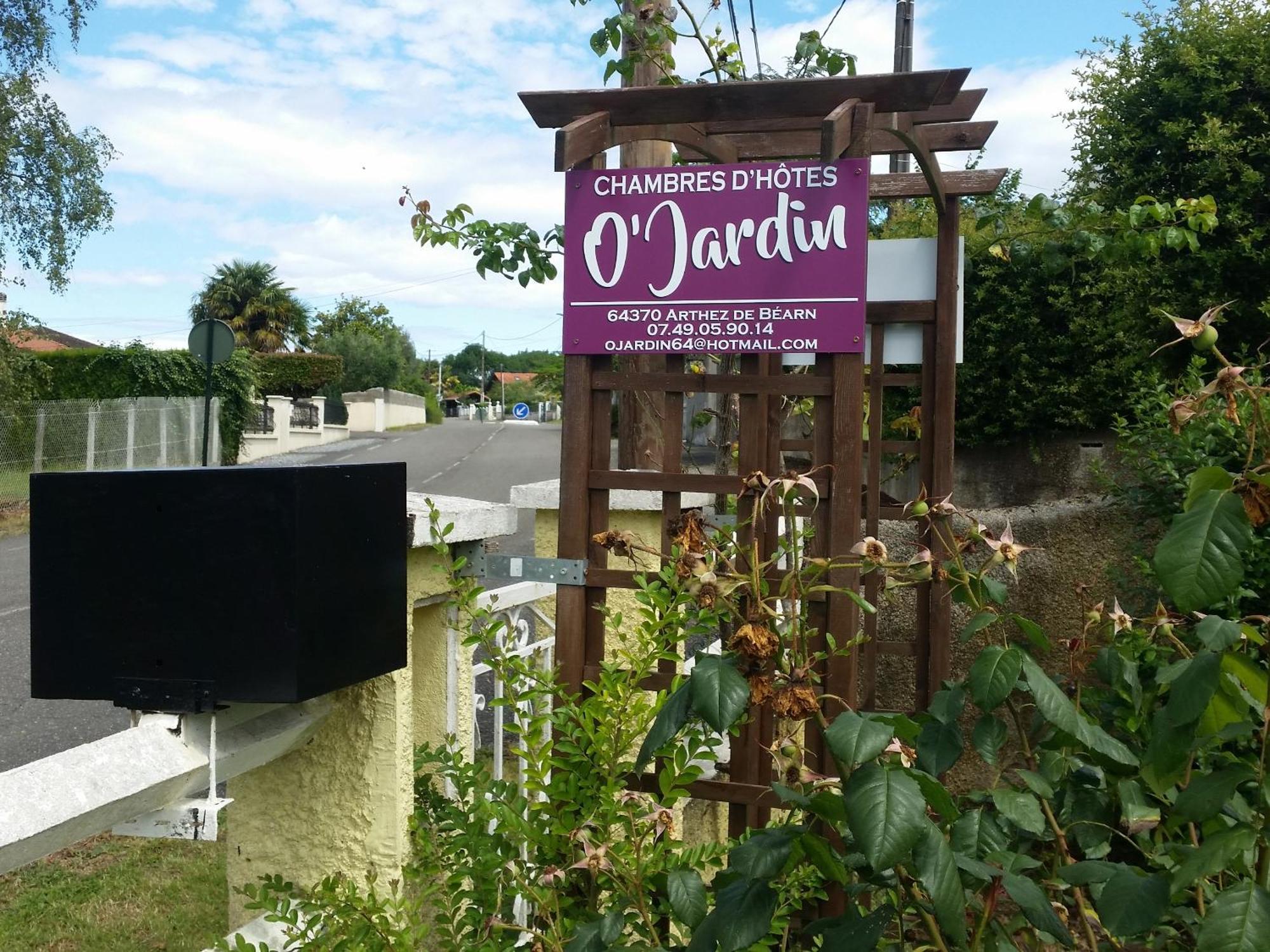O'Jardin Bed and Breakfast Arthez-de-Bearn Exteriör bild